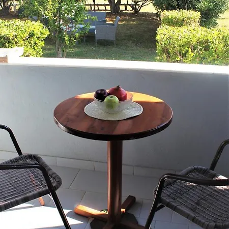 Villa Angela, Seafront Apartments, Almiros Beach Exterior photo