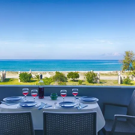 Villa Angela, Seafront Apartments, Almiros Beach Exterior photo