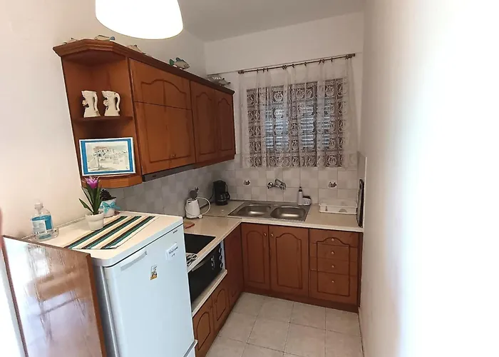 Villa Angela, Seafront Apartments, Almiros Beach
